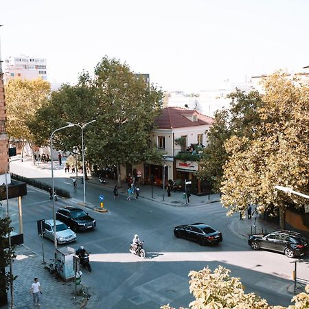 Barrikada Str Modern Apartments - The Nest ティラナ エクステリア 写真