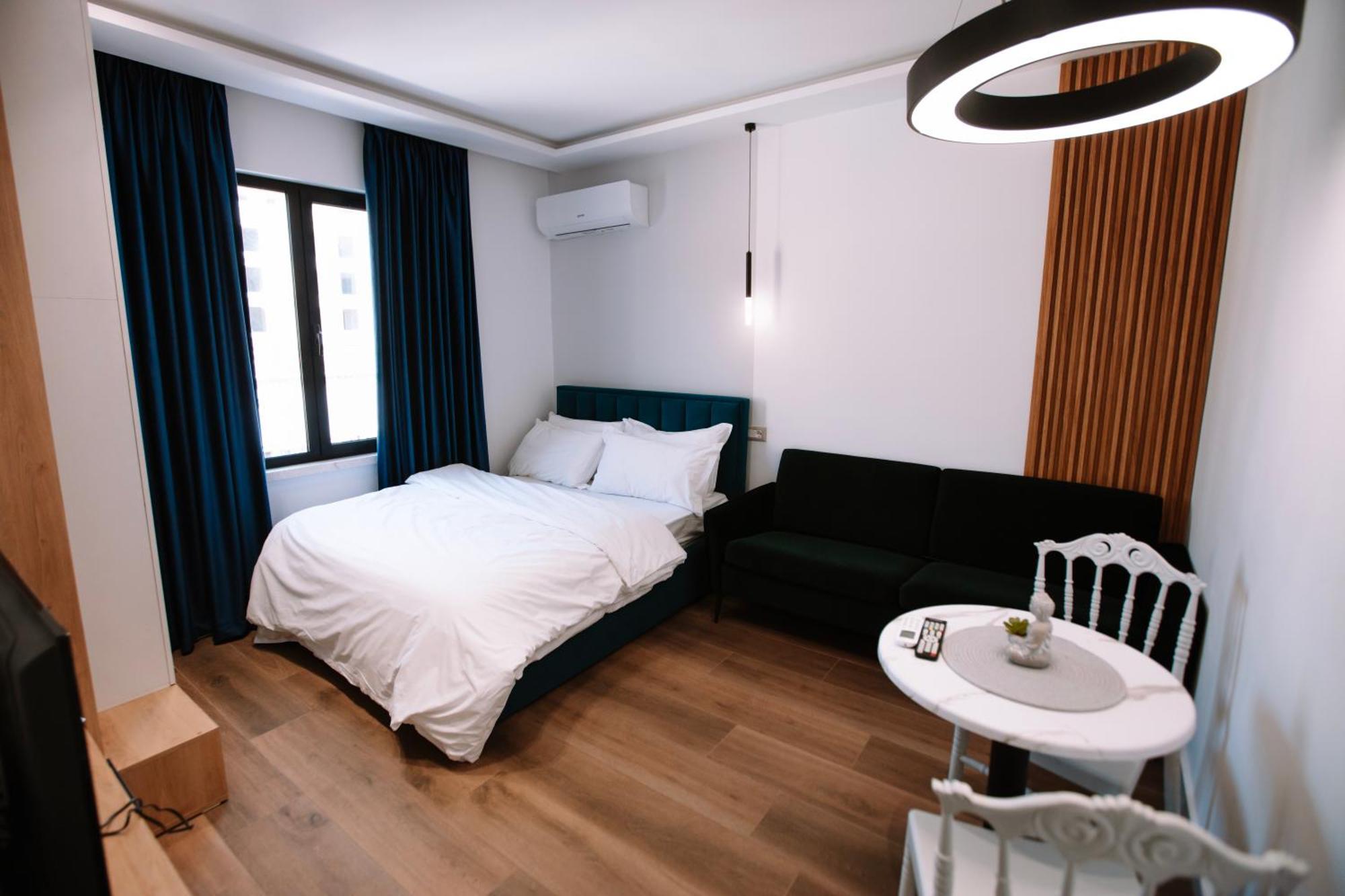Barrikada Str Modern Apartments - The Nest ティラナ エクステリア 写真
