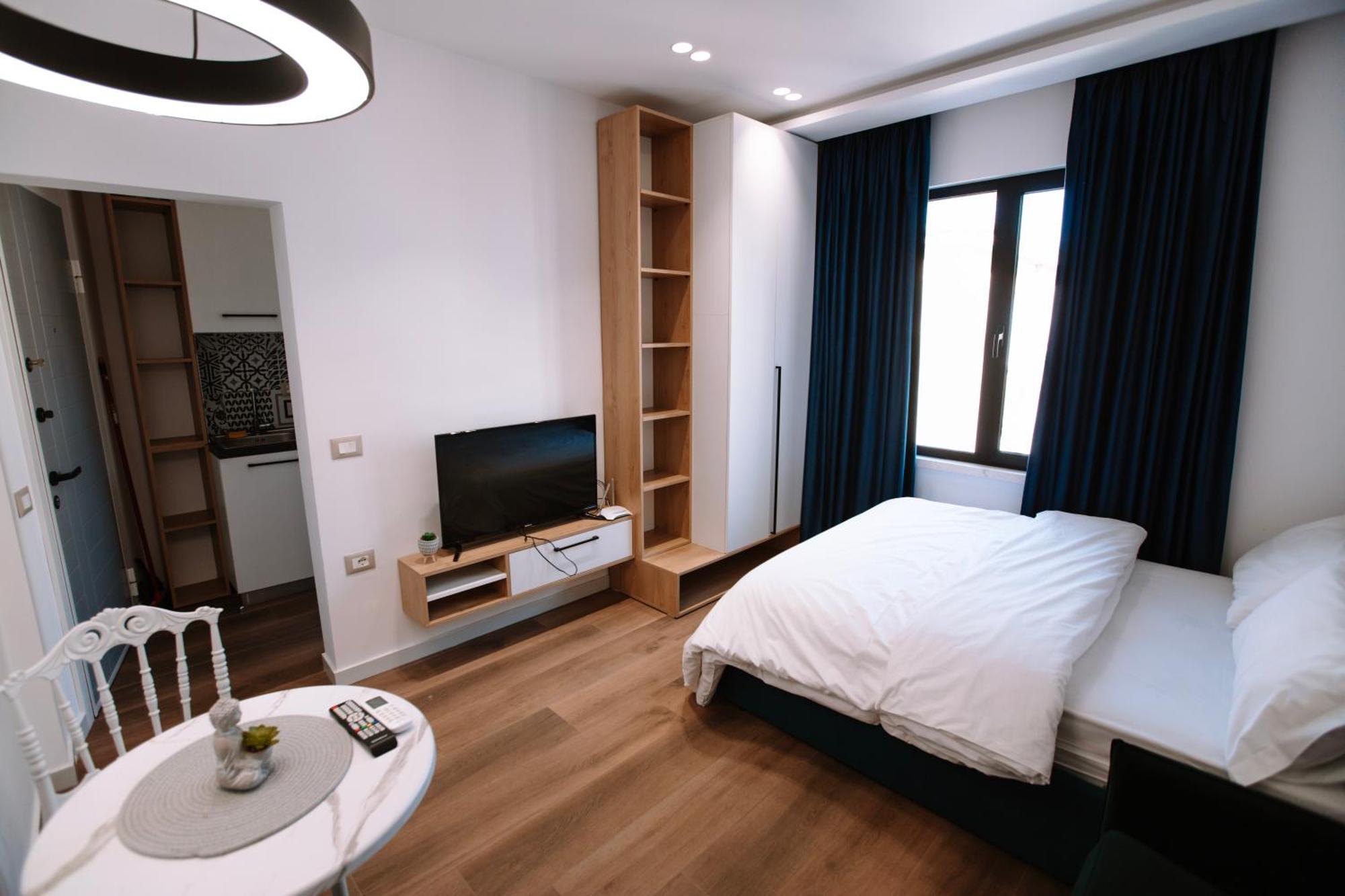 Barrikada Str Modern Apartments - The Nest ティラナ エクステリア 写真