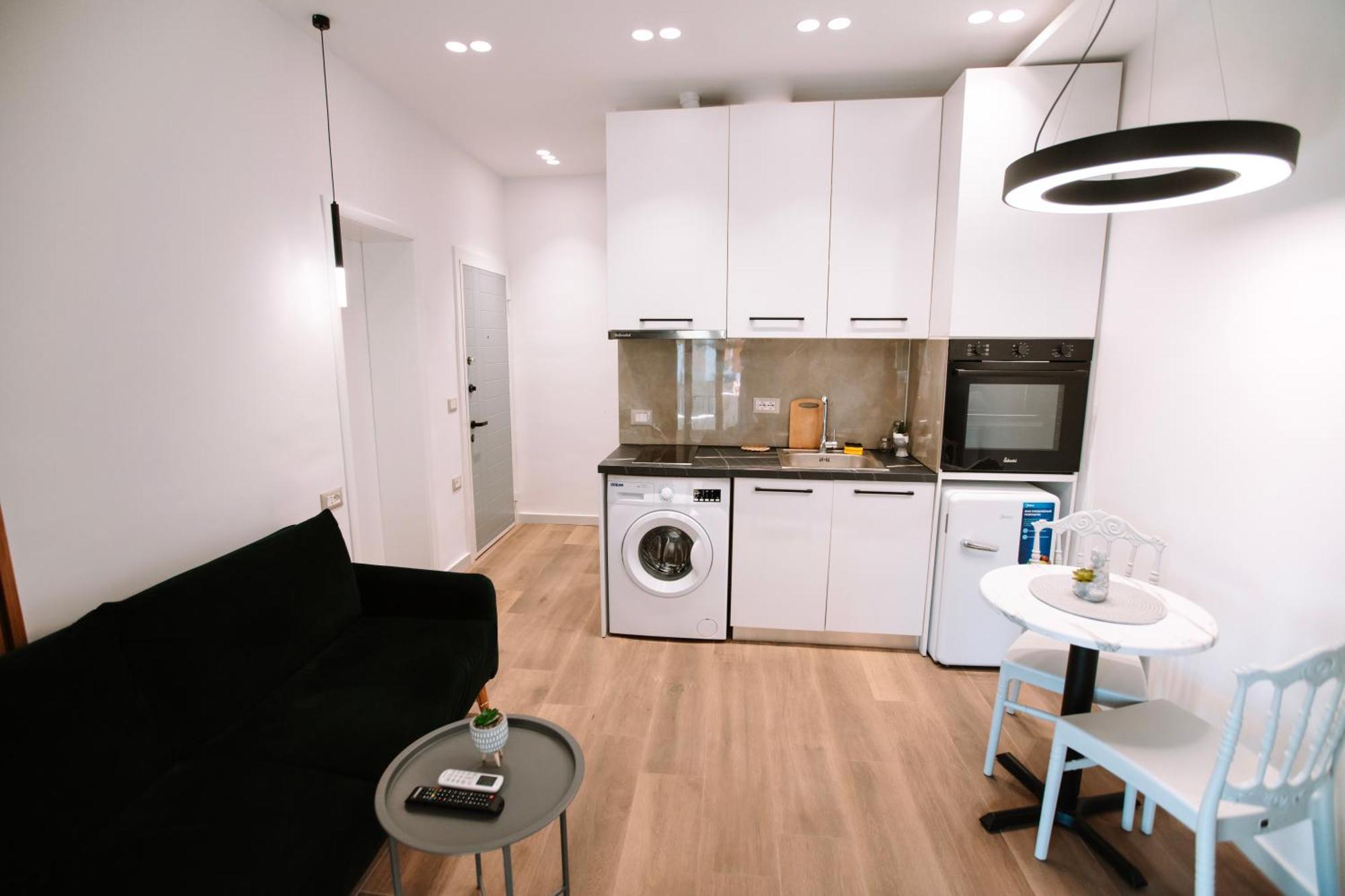 Barrikada Str Modern Apartments - The Nest ティラナ エクステリア 写真
